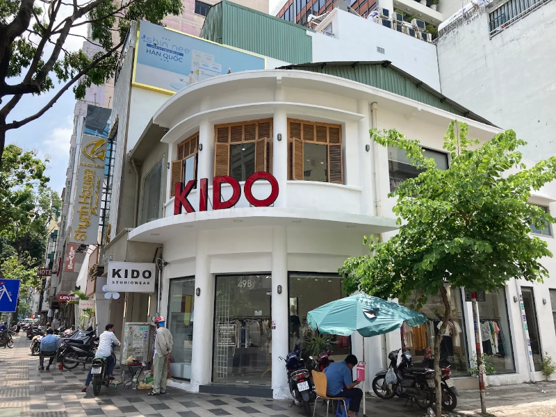 Shop quần áo Quận 1 thu hút khách hàng bởi tính ứng dụng và sự thoải mái của trang phục