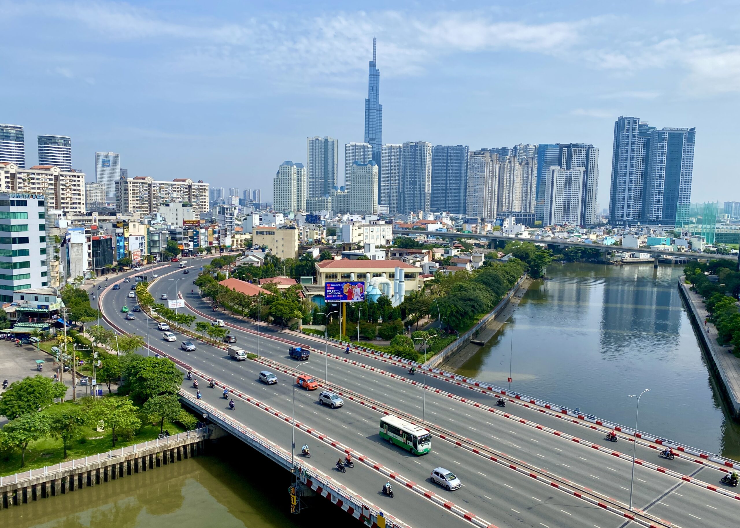 Đường Nguyễn Hữu Cảnh, Quận Bình Thạnh với các tòa nhà cao tầng hiện đại