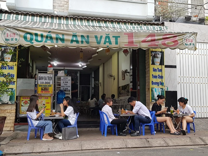 Quán ăn vặt Tân Phú nổi bật với các món ăn phong phú, chất lượng 