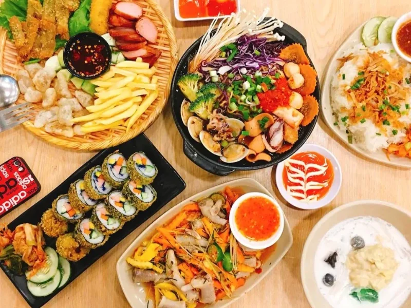 Quán ăn vặt Tân Phú có menu đa dạng với các món ăn vặt hấp dẫn