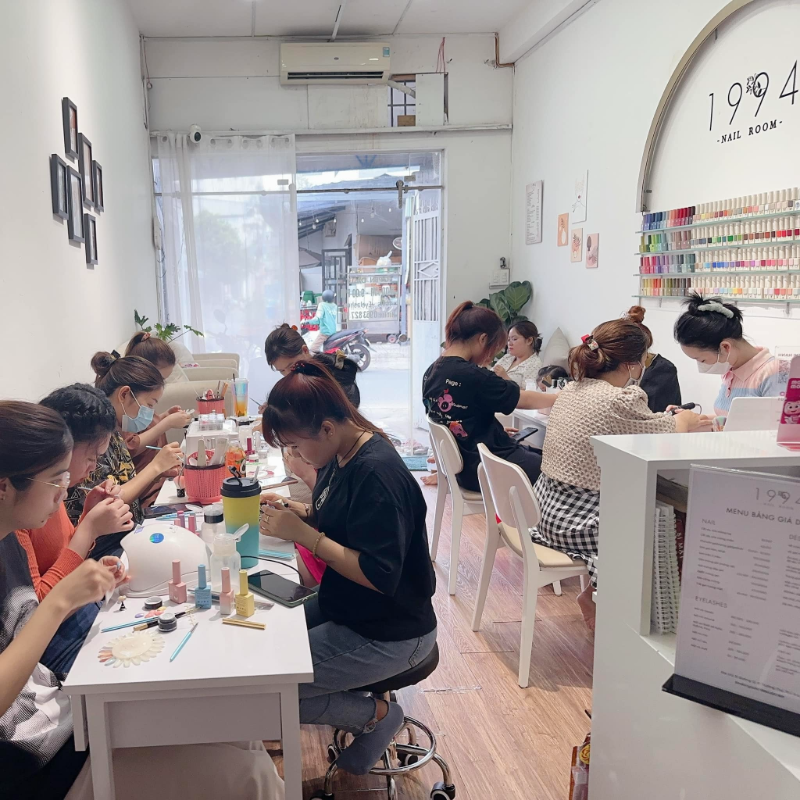 Tiệm nail Thủ Đức được yêu thích bởi không gian hiện đại, đội ngũ kỹ thuật viên chuyên nghiệp 