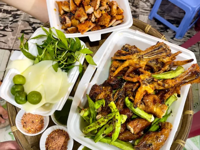 Quán gà nướng Bình Thạnh ghi điểm với món gà đậm đà, bắt miệng