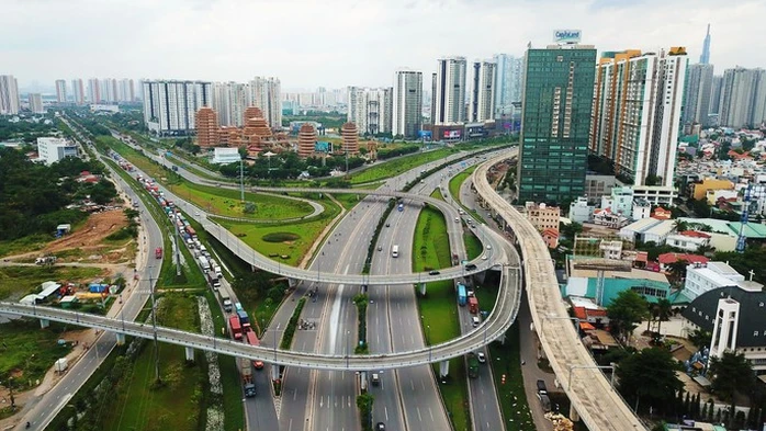 Hình ảnh Xa Lộ Hà Nội, một trong những tuyến đường huyết mạch của TP.HCM