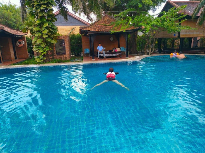 Nước hồ sạch, khuôn viên rộng rãi