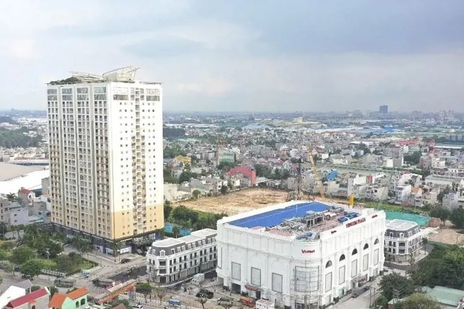 Khuôn viên chung cư Charm Plaza Dĩ An