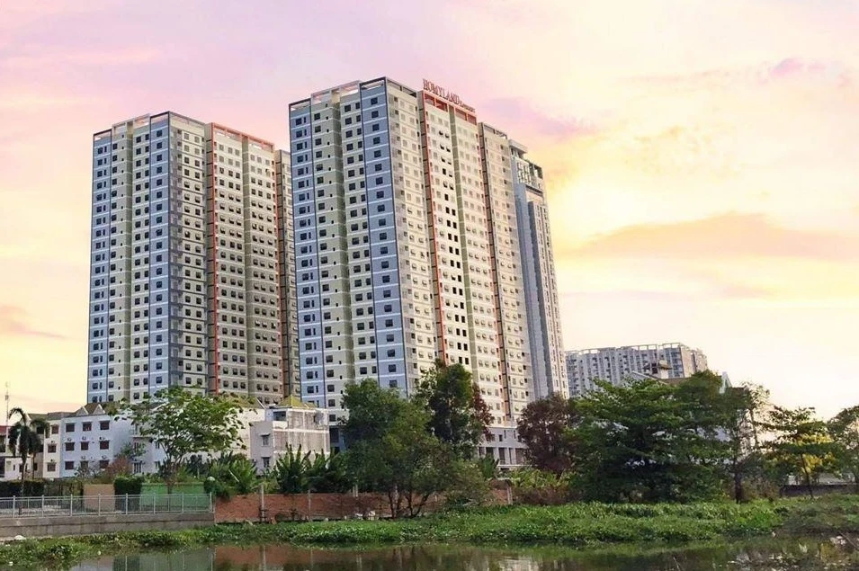 Tiện ích hồ bơi và không gian xanh tại Homyland 3