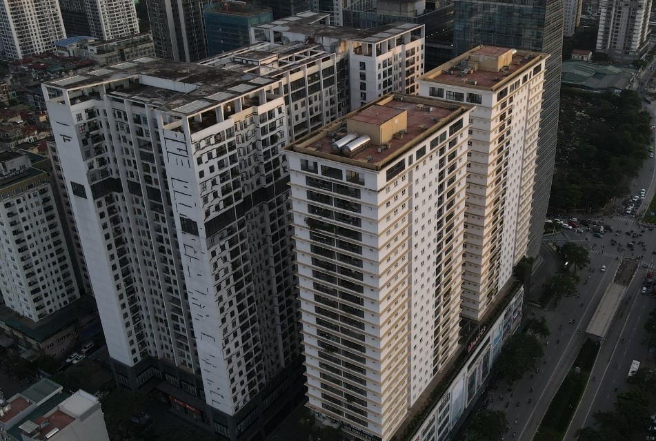 Nội thất sang trọng và tầm nhìn panorama từ căn hộ Golden West