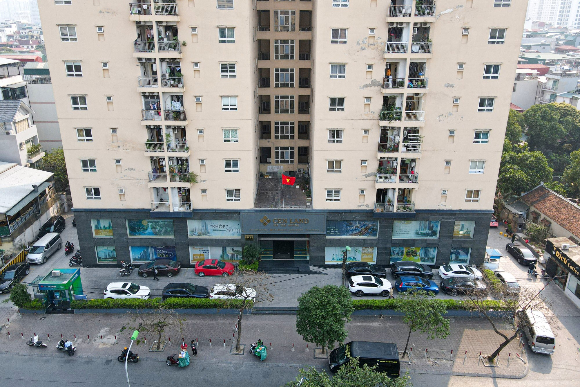 Chung cư 137 Nguyễn Ngọc Vũ nhìn từ bên ngoài