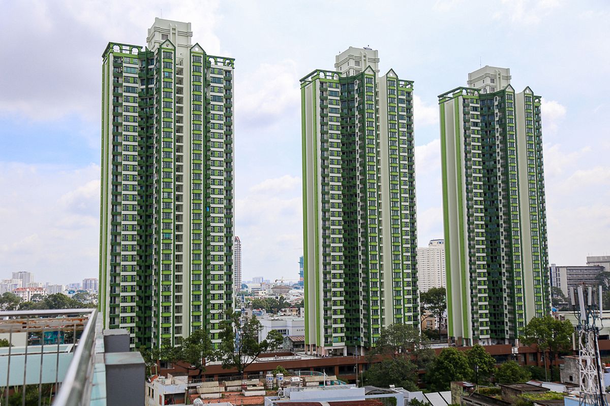 Toàn cảnh Thuận Kiều Plaza - The Garden Mall nhìn từ bên ngoài