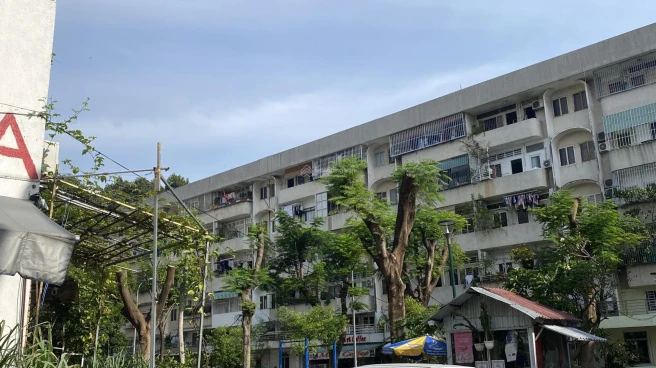 Lối vào chung cư 43 Hồ Văn Huê