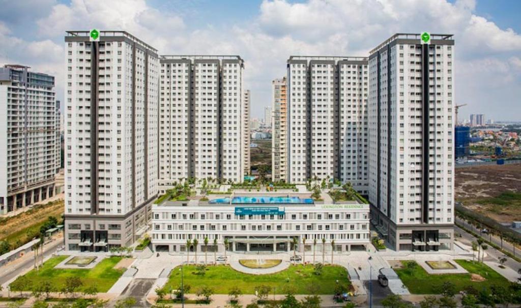 Tiện ích hồ bơi và không gian sống tại Lexington Residence
