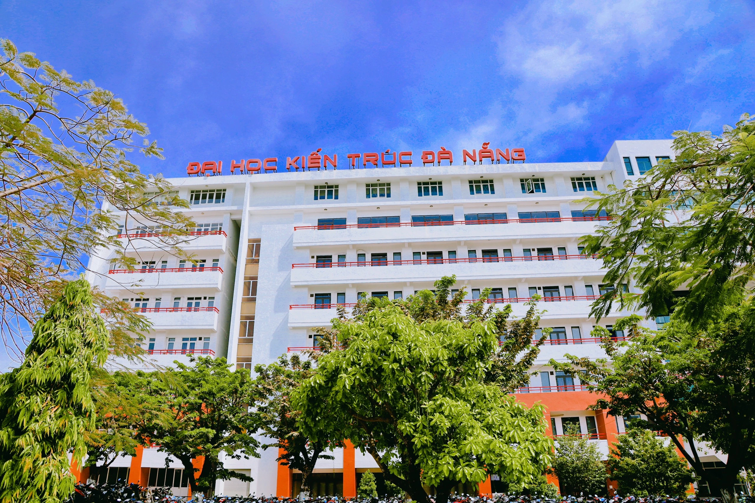 Các trường Đại học ở Đà Nẵng bao gồm Đại học Kiến trúc