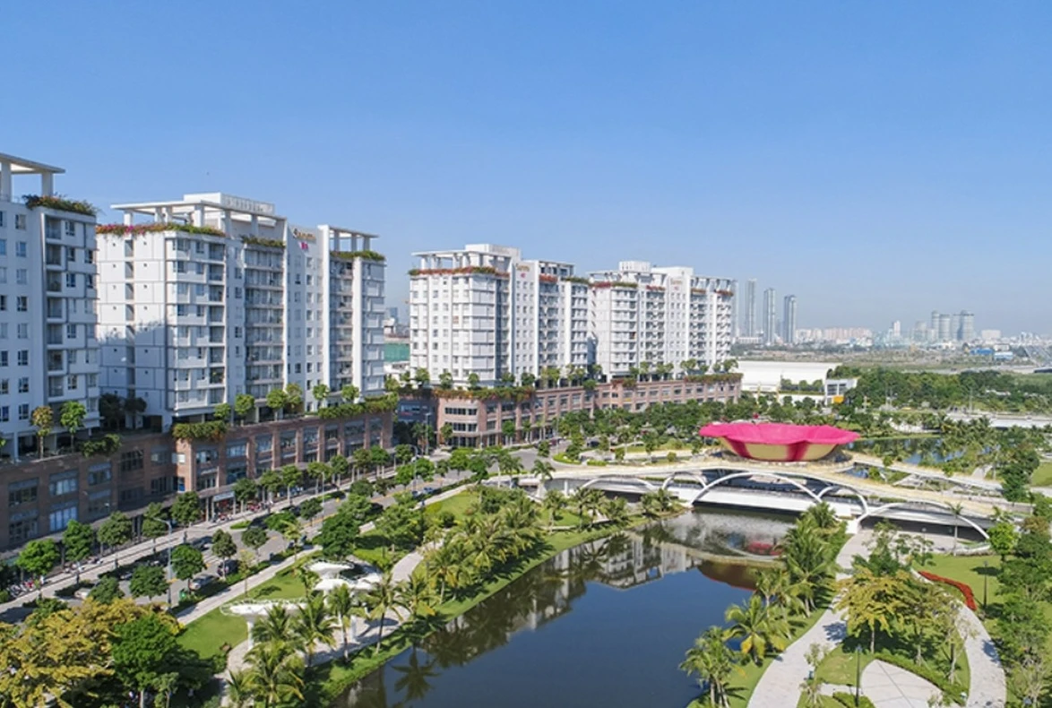 Tiện ích hồ bơi và không gian thư giãn tại Sarimi Sala
