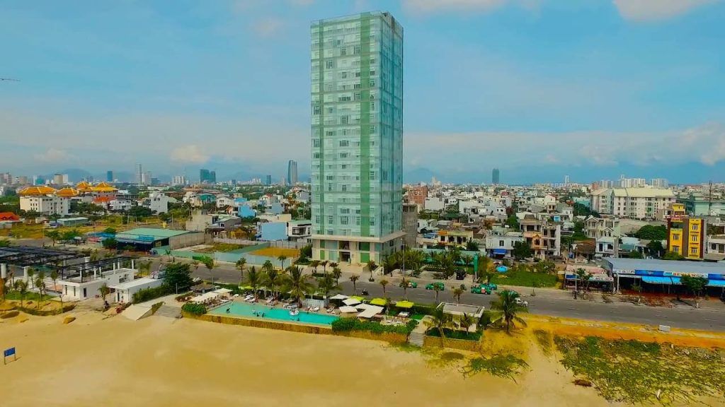 Phối cảnh dự án Fusion Suites Da Nang Beach bên bờ biển Mỹ Khê