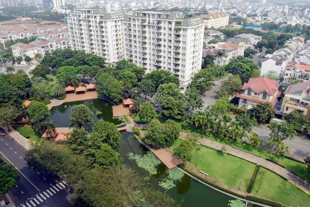 Không gian phòng khách rộng rãi và sang trọng tại Nam Phúc - Le Jardin