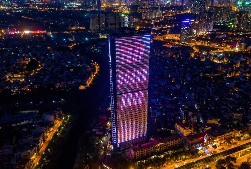 Nội thất sang trọng và tầm nhìn panorama từ căn hộ Tháp Doanh Nhân