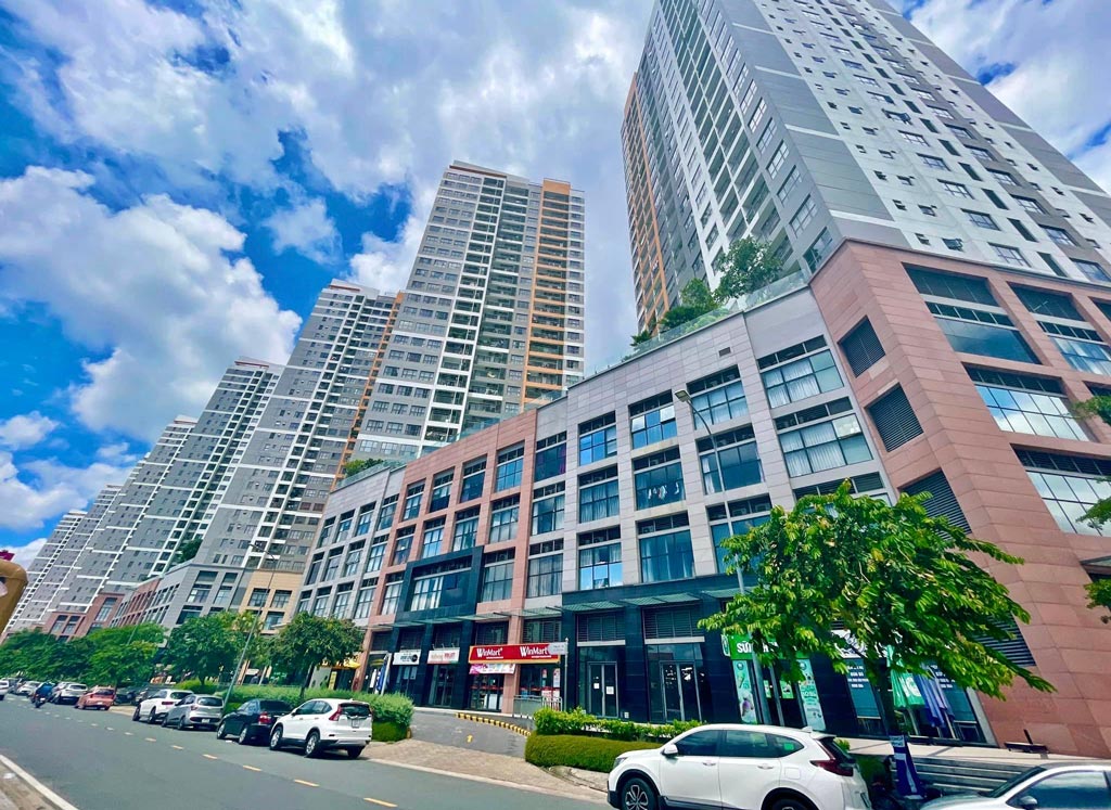 Tiện ích hồ bơi và không gian sống hiện đại tại The Sun Avenue