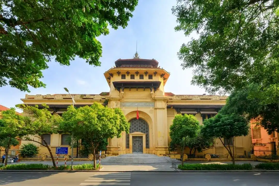 Trường Đại học Khoa học tự nhiên - ĐHQG Hà Nội một trong các trường đại học ở Hà Nội nổi tiếng