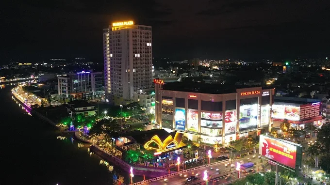 Nội thất hiện đại và tầm nhìn sông Hậu từ căn hộ Marina Plaza
