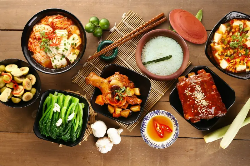 Bữa ăn trưa Đà Lạt ấm áp giữa không gian sương mờ phố núi.