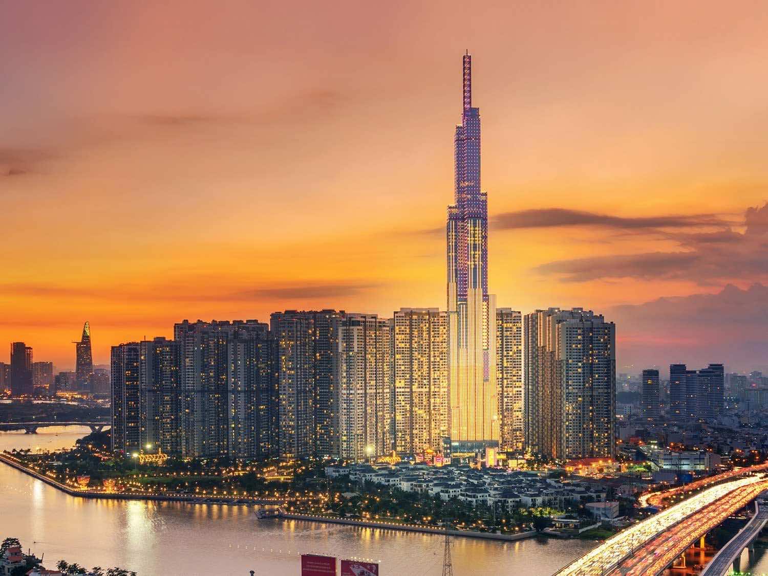 Toàn cảnh The Landmark 81 và công viên Central Park