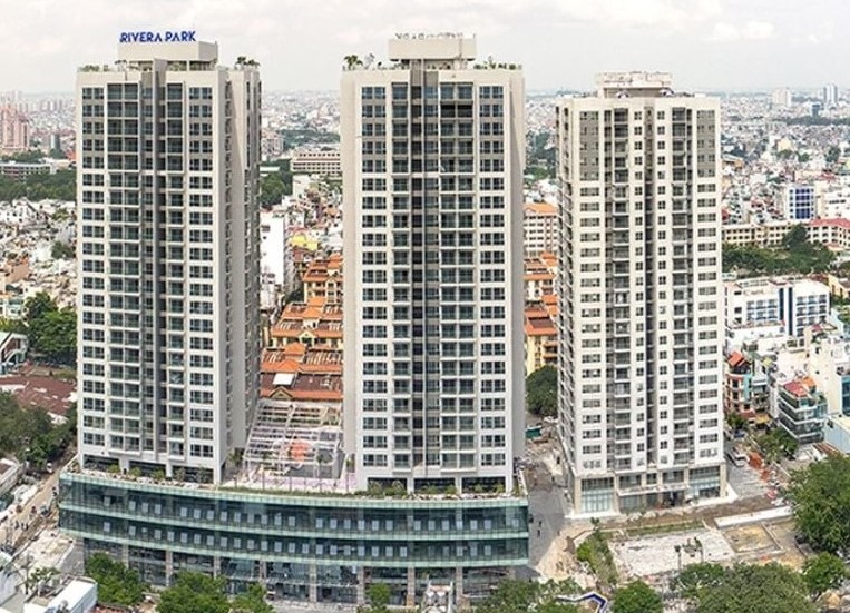 Hồ bơi tràn bờ tại Rivera Park Sài Gòn