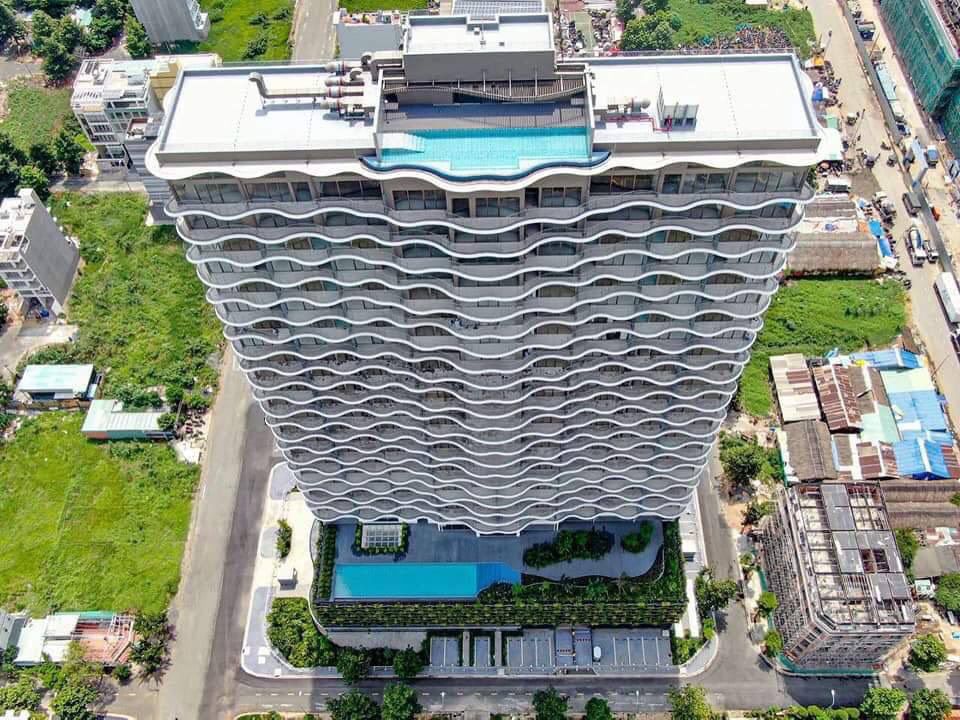 Tiện ích hồ bơi và không gian nghỉ dưỡng tại Waterina Suites