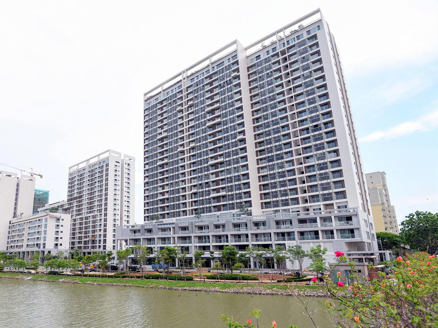Tiện ích hồ bơi và khu vui chơi nước tại Phú Mỹ Hưng Midtown