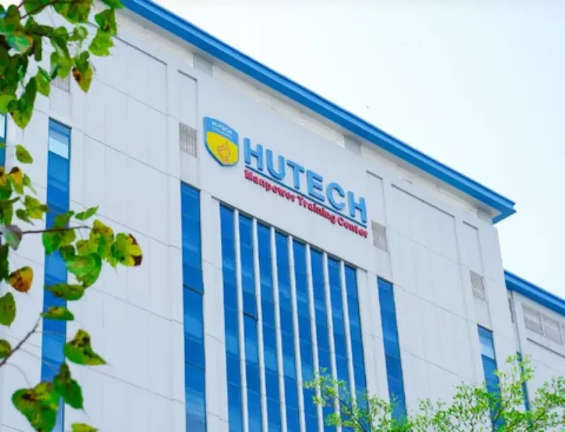 Tòa nhà Trường Đại học Công nghệ TP.HCM (HUTECH) – một trong các trường đại học xét học bạ TPHCM.