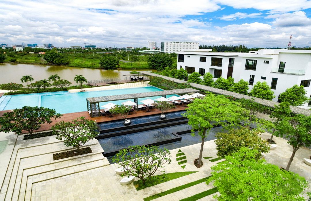 Khuôn viên xanh mát tại Lucasta Villa