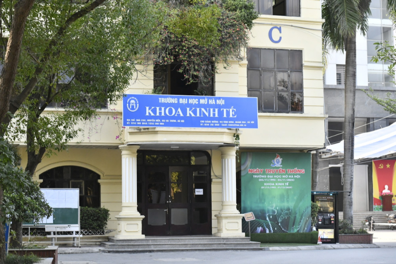 Khoa Kinh tế trường Đại học Mở Hà Nội đào tạo đa dạng ngành học