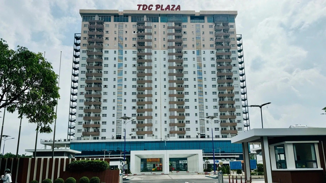 Không gian phòng khách rộng rãi tại căn hộ TDC Plaza