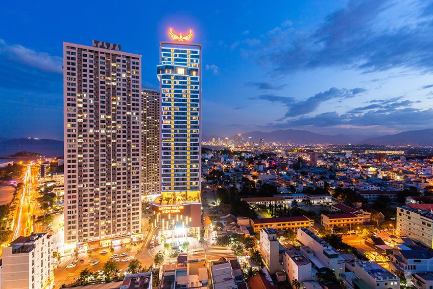 Tiện ích hồ bơi tại Mường Thanh Quê Hương
