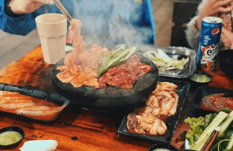 Chất lượng thịt tươi, nước chấm đặc trưng và không gian thoáng đãng