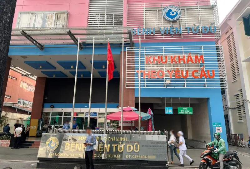 Cổng Nguyễn Thị Minh Khai của Bệnh viện Từ Dũ ở đâu tại TP.HCM, khu khám theo yêu cầu với thiết kế hiện đại.