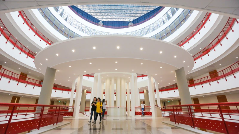 Giảng đường hiện đại của trường đại học Kinh tế Quốc dân NEU.