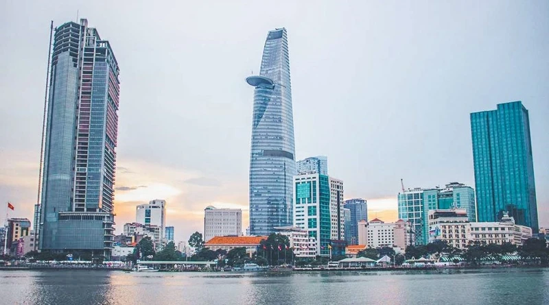 Tòa nhà Tài chính Bitexco: Khám phá biểu tượng phát triển của Quận 1 và chung cư tiềm năng đáng đầu tư trong khu vực Toà nhà tài chính Bitexco với thiết kế hình búp sen đặc trưng.