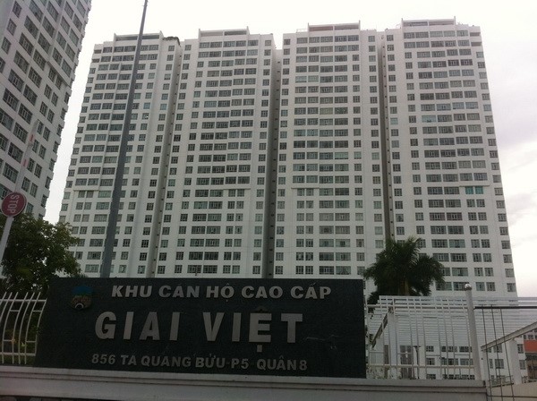 Cổng vào chung cư Samland Giai Việt