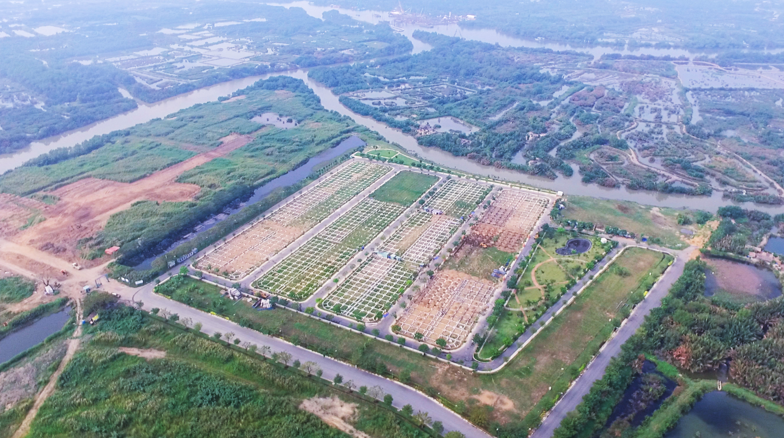 Nhà phố thiết kế hiện đại tại Khu dân cư Nhơn Đức
