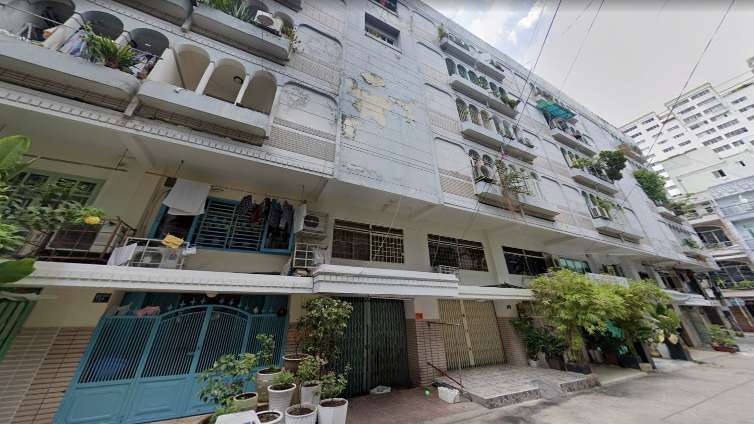 Toàn cảnh chung cư C2 Quận 4 ven sông Kênh Tẻ