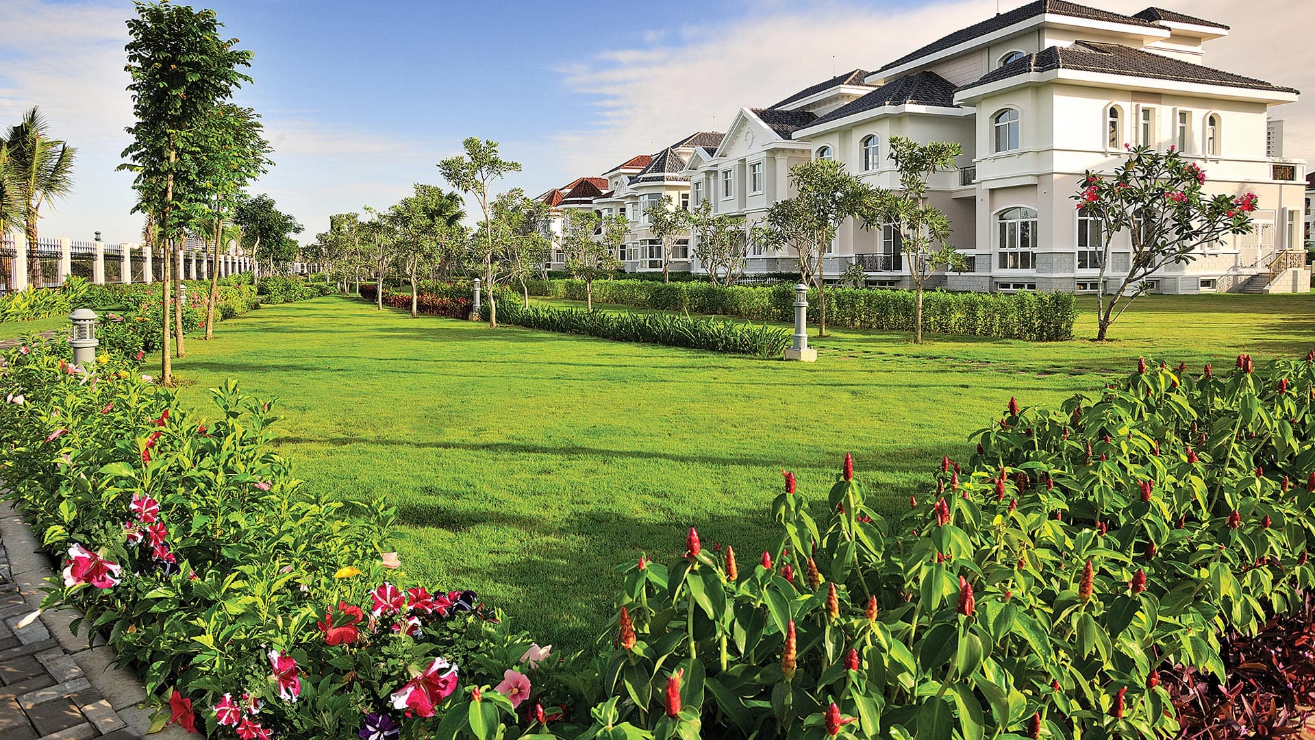 Sống đẳng cấp tại Biệt Thự Lâu Đài Chateau