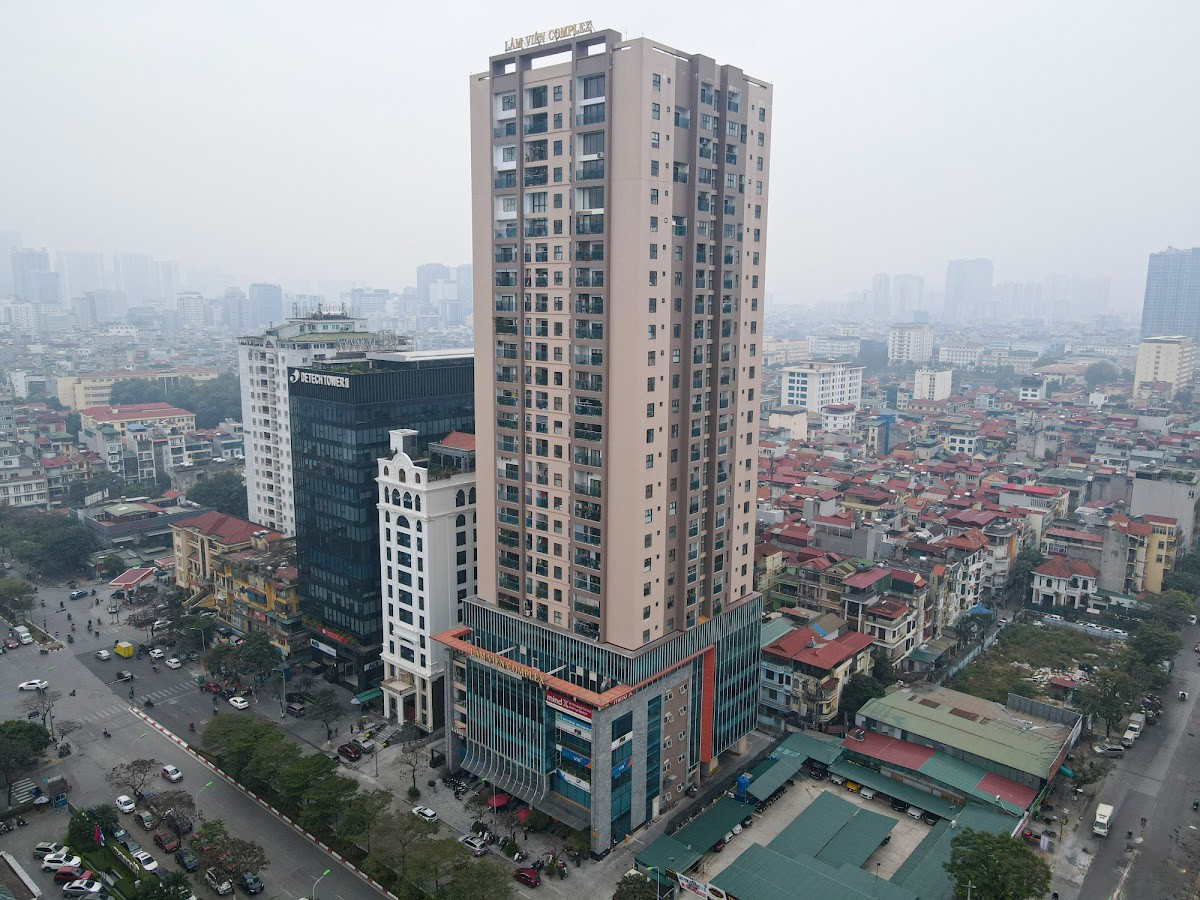 Tiện ích bể bơi bốn mùa tại AZ Lâm Viên Complex