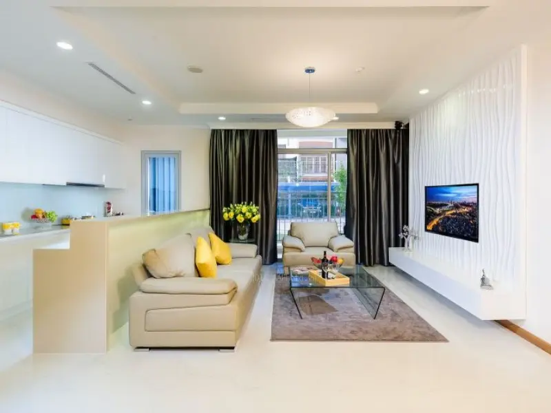 So sánh vị trí phòng trọ với căn hộ cao cấp, hình ảnh phòng khách hiện đại và sang trọng trong không gian sống tiện nghi.