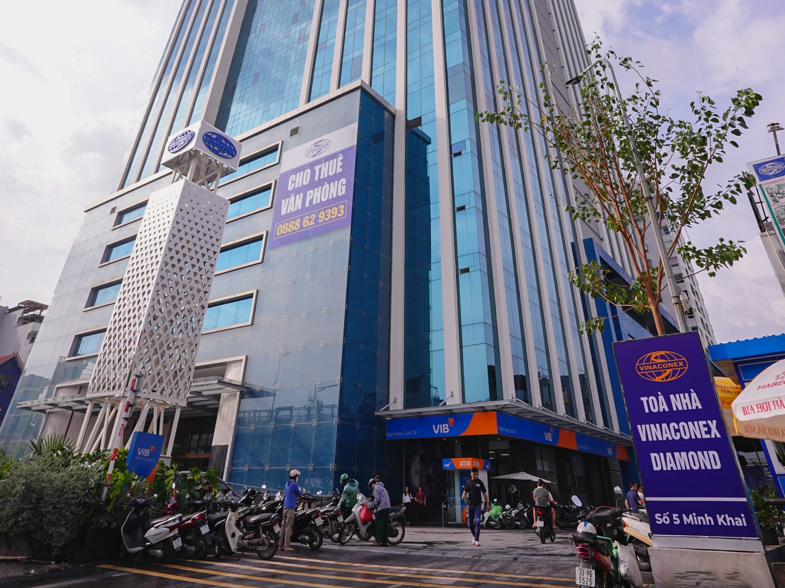 Toàn cảnh Trung tâm thương mại Chợ Mơ, quận Hai Bà Trưng