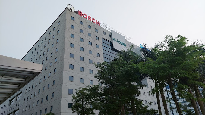 Toàn cảnh khu phức hợp văn phòng Etown Building, Quận Tân Bình