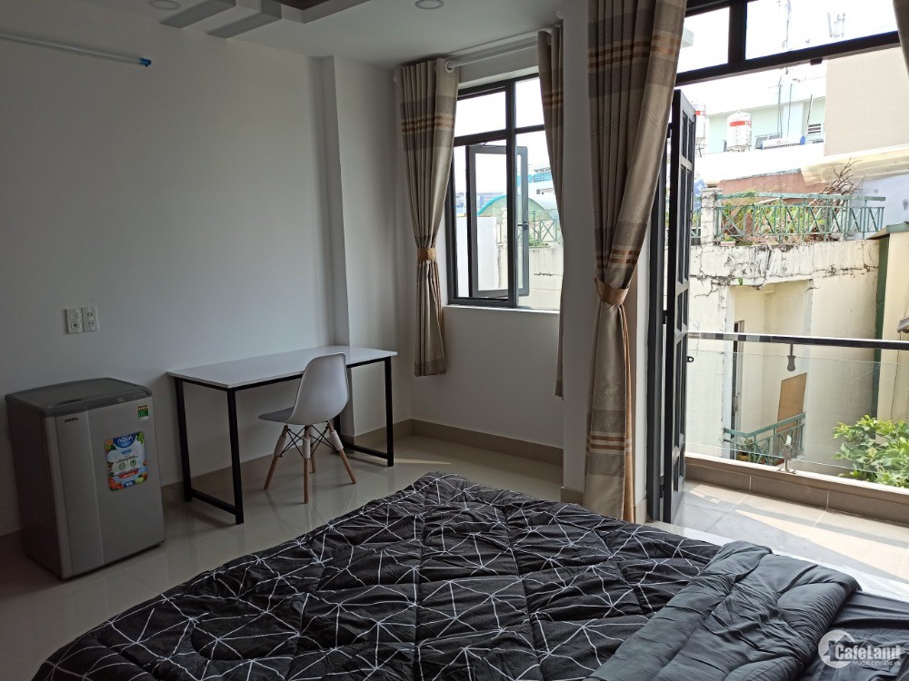 Bạn có thể chọn đồ cũ còn khá mới và kiểu dáng phù hợp với không gian sống của mình.