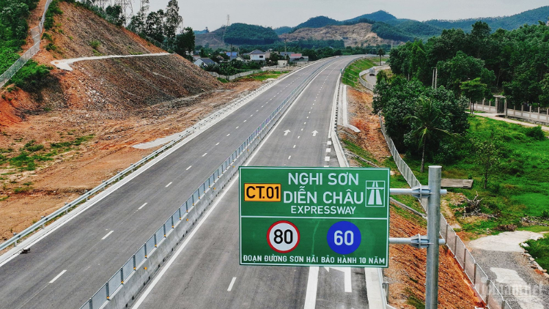 Cao tốc Diễn Châu Nghi Sơn có chiều dài khoảng 50km, bắt đầu từ địa phận huyện Diễn Châu (Nghệ An) đến khu vực thị xã Nghi Sơn