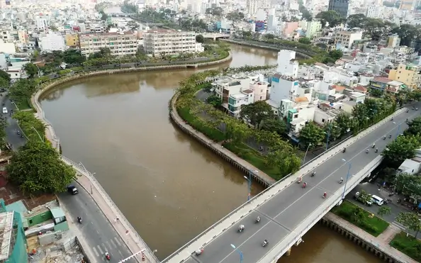 Hình ảnh thực tế cầu Lê Văn Sỹ và bất động sản xung quanh
