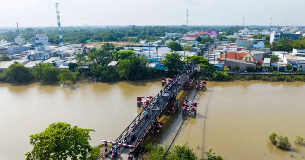 Cầu Rạch Tôm giúp giảm thiểu tình trạng ùn tắc giao thông tại khu vực trung tâm và phân tán dòng người, phương tiện ra các khu vực ngoại ô.