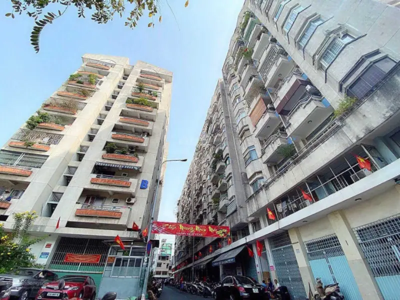 Chung cư Phan Văn Trị tại trung tâm, thuộc nhóm top căn hộ Quận 5 với không gian sống ổn định và tiện ích thiết yếu.